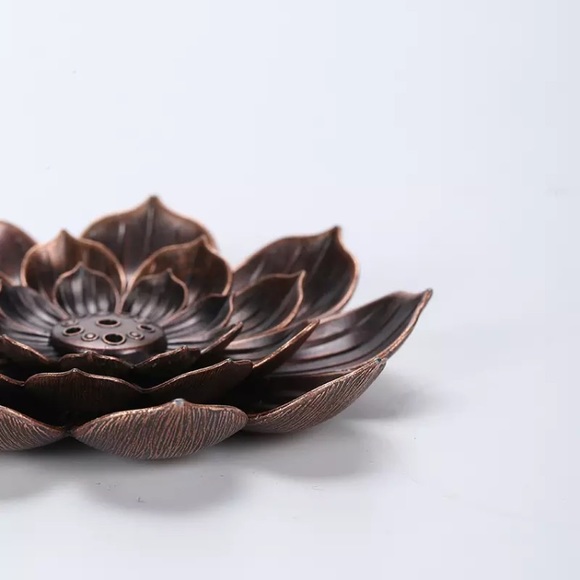 New! Bronze Lotus Cone Incense Holder - Picture 4 of 14